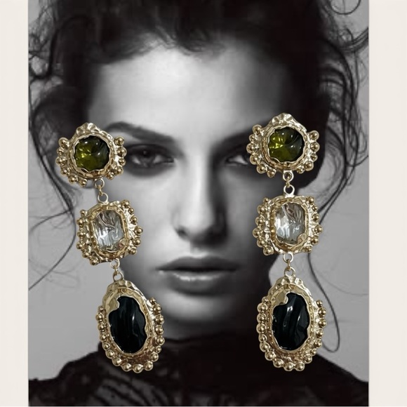 Natasha Jewelry - NWT Natasha Gold Tone Rhinestones Crystal Statement earrings